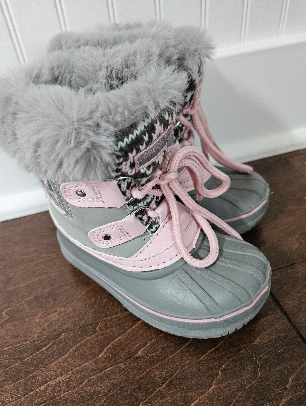 London Fog Faux Fur Grey Snow Boots Size 6